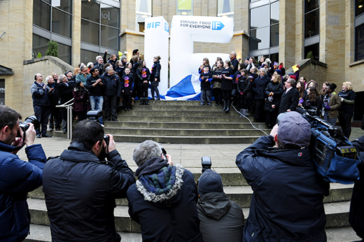 Ready... steady... unveiling of the campaign's 